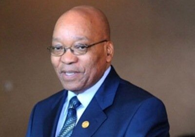 Президент ЮАР помыл окна в день Манделы