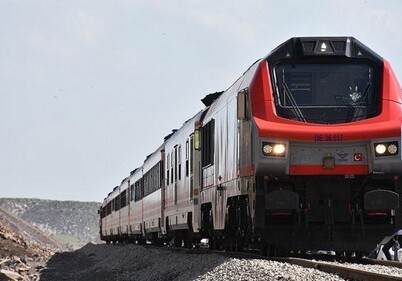 Из Турции в Грузию отправился первый экспериментальный поезд БТК (Фото)