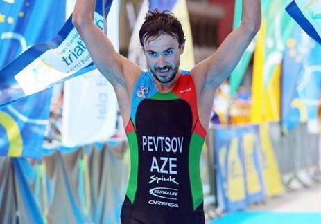 Азербайджанский триатлет занял первое место на Открытом чемпионате Испании