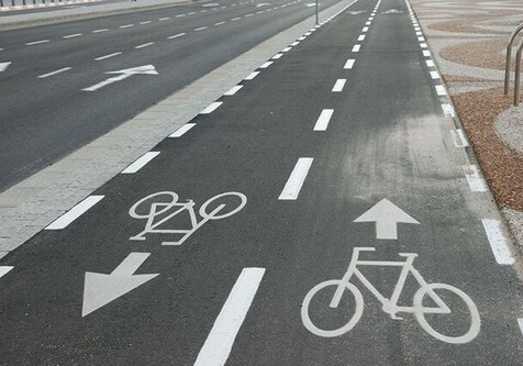 В Баку появилась первая велосипедная дорожка