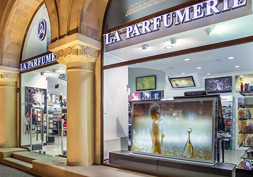 Владелец сети магазинов La Parfumerie обратился в полицию в связи с хищением почти 160 тыс. манатов