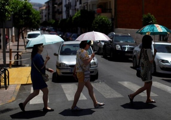 Десять стран Европы ввели красный уровень опасности из-за жары