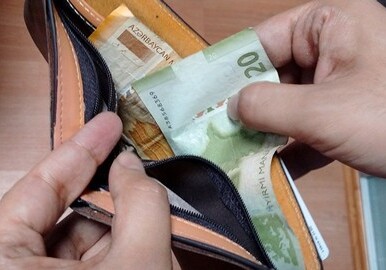 Средняя зарплата в Азербайджане составила 522 маната