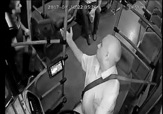 В Баку пассажир угрожал водителю автобуса пистолетом (Видео-Обновлено)
