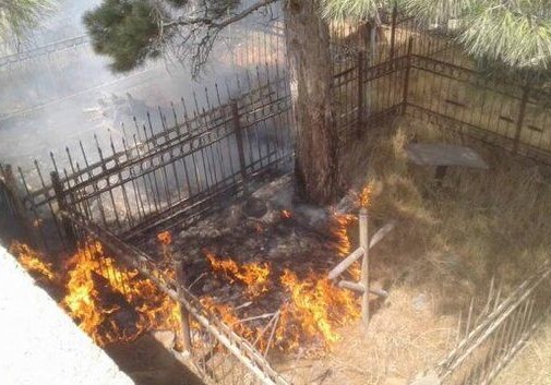 В Сумгайыте горит кладбище (Фото)