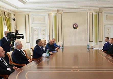 Ильхам Алиев принял участников Бакинской сессии Совета руководителей органов финансового контроля СНГ