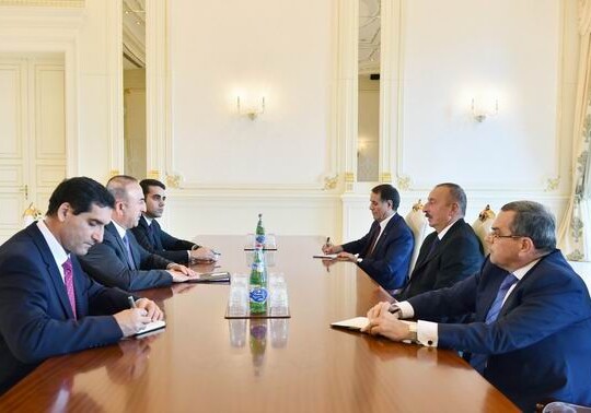 Президент Азербайджана принял Чавушоглу (Фото)