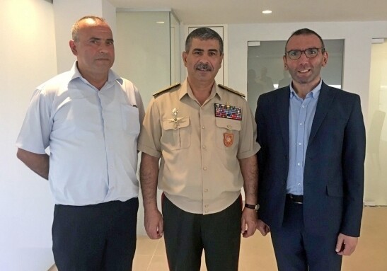 Министр обороны встретился с братом Национального героя Азербайджана Альберта Агарунова (Фото)
