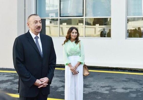 Ильхам Алиев: «Азербайджан сам определяет новые стандарты, живет как независимое государство,  за свой счет и ни от кого не зависит»