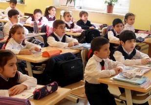 В Баку продлен срок приема детей в первый класс