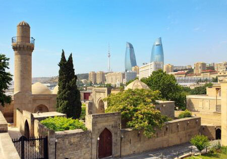 Баку вошел в тройку самых популярных городов СНГ для путешествий осенью