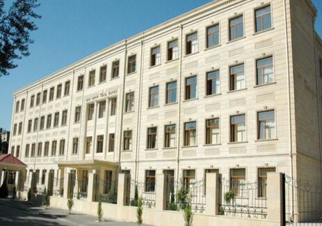 Глава Управления образования Баку посетила учебное заведение, где проходила акция родителей 