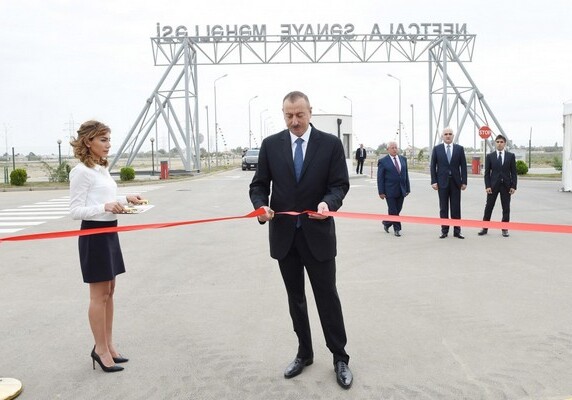 Ильхам Алиев побывал на инфраструктурных объектах в Нефтчале (Фото-Обновлено)