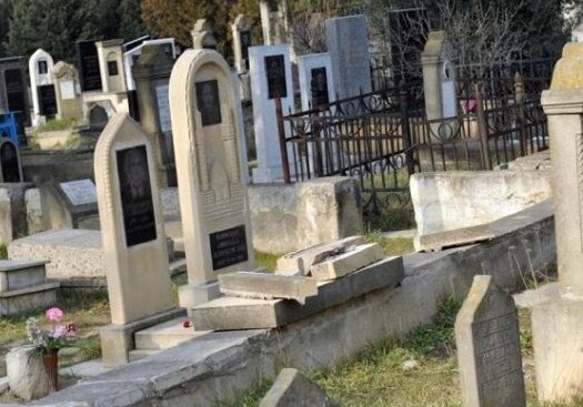 В ближайшие дни будет принято решение – Госкомитет об установке дорогих надгробных плит