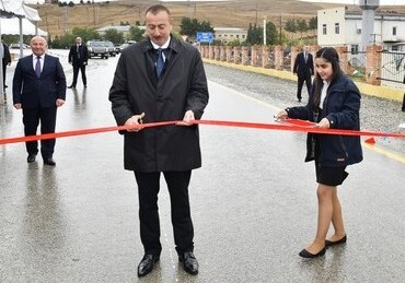 Президент Ильхам Алиев открыл дорогу, ознакомился с виноградниками и запустил проект водоснабжения Шамахи (Фото-Обновлено)