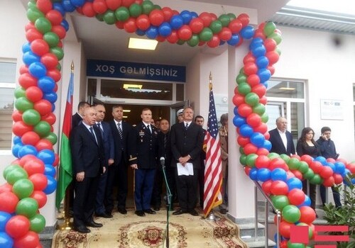 Посол США принял участие в открытии школы для детей из Лачинского района