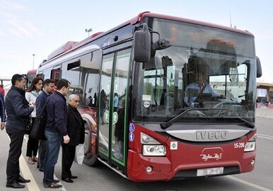 В Баку автобус сбил пешехода