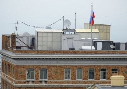 Между Россией и США разразился скандал из-за спущенных флагов