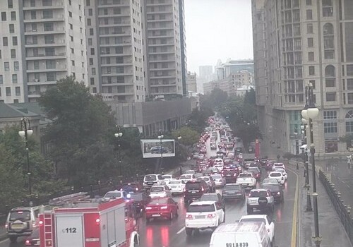 Дождь вызвал заторы на улицах Баку – изменен скоростной режим (Фото)