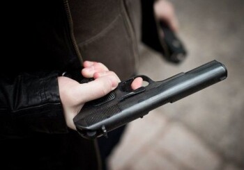 В Баку произошел вооруженный инцидент, ранен офицер полиции