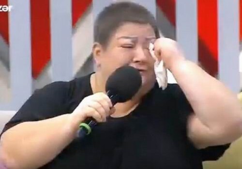 Борющаяся с болезнью Кенуль Хасиева расплакалась в прямом эфире (Видео)