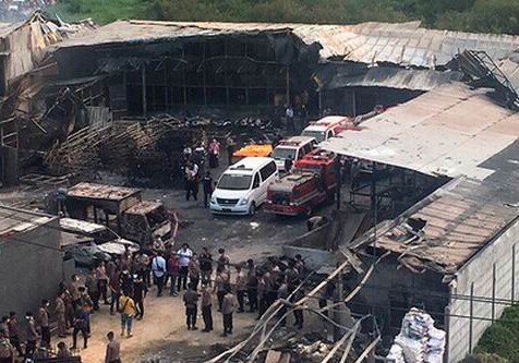 На фабрике фейерверков в Джакарте заживо сгорели 23 человека, 43 - ранены 