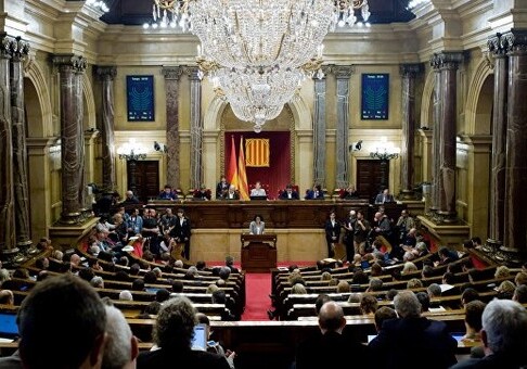 Правительство Испании распустило парламент Каталонии и отстранило от должности Пучдемона
