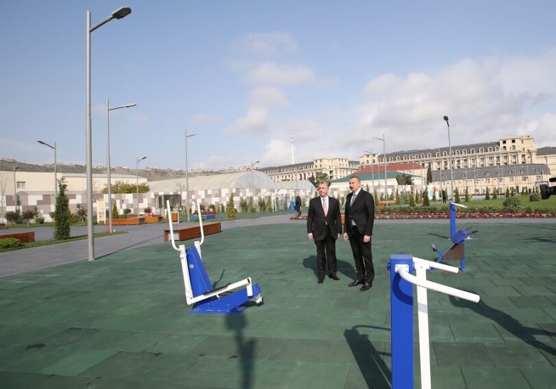 Президент Ильхам Алиев ознакомился с условиями, созданными в открывшемся в Баку парке спорта и отдыха (Фото)