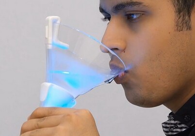 Ученые создали стакан, превращающий воду в любой напиток (Видео)