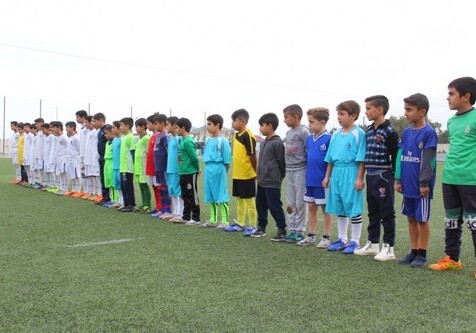 От имени вице-президента Фонда Гейдара Алиева юным футболистам был передан спортивный инвентарь (Фото)