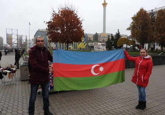 В Киеве прошла акция в связи с Днем государственного флага Азербайджана (Фото)