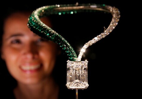 На аукционе в Женеве продали бриллиант весом в 163 карата