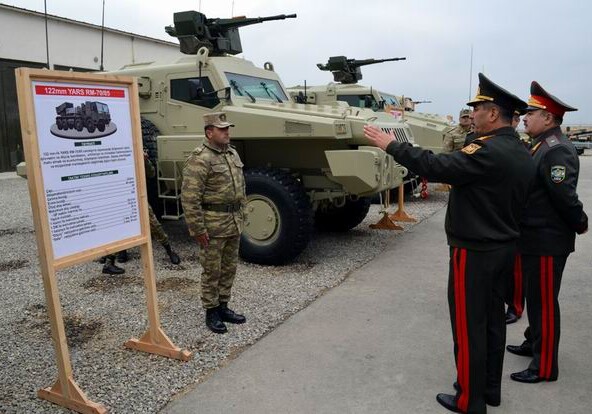 Министры обороны Азербайджана и Узбекистана посетили воинскую часть (Фото)