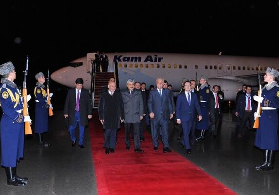 Президент Афганистана прибыл с визитом в Азербайджан (Фото)