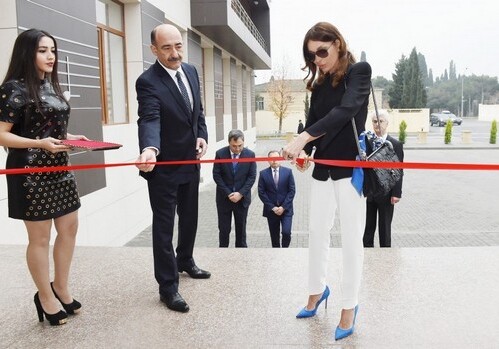 Мехрибан Алиева приняла участие в открытии нового здания Музыкальной школы имени Ростроповичей (Фото)
