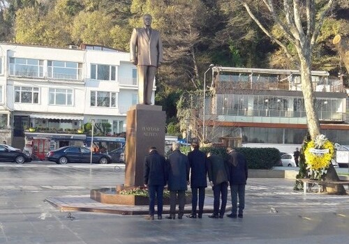 В Стамбуле почтили память Гейдара Алиева (Фото)
