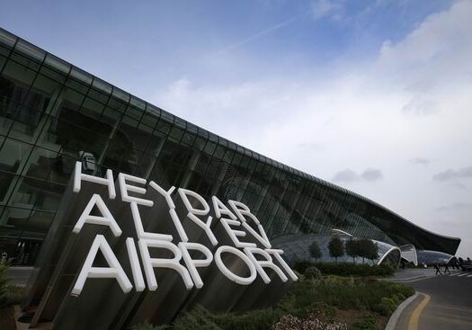 Пассажиры вынужденно приземлившегося в Баку самолета вылетели в Лондон другим самолетом British Airways