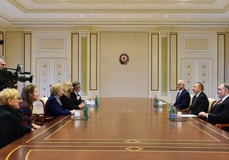 Президент Азербайджана принял делегацию Великобритании