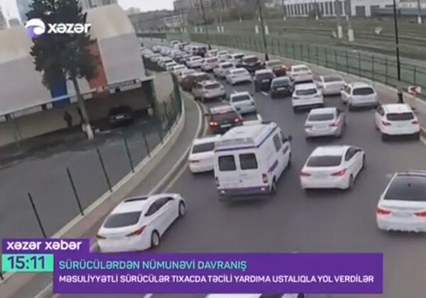 Это в Азербайджане: как водители уступили дорогу машине скорой помощи? (Видео) 