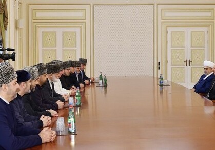 Президент Ильхам Алиев принял делегацию мусульманских религиозных деятелей России