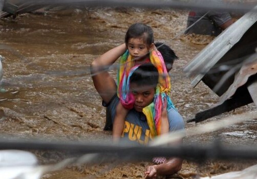 На Филиппины обрушился тропический шторм: более 100 погибших