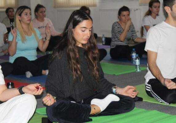 Лейла Алиева приняла участие в мастер-классе по йоге (Фото)