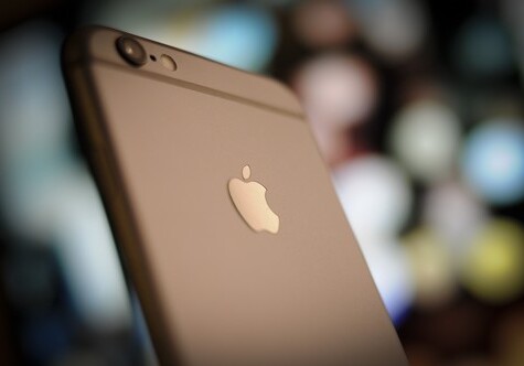 Apple извинилась за замедление старых айфонов 