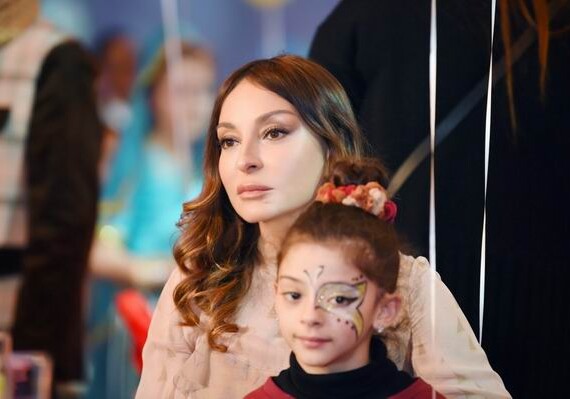 Фонд Гейдара Алиева организовал традиционное праздничное веселье для детей (Фото)