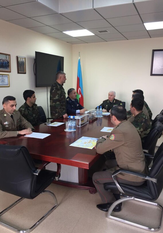 В МЧС Азербайджана проведено оперативное совещание в связи с поиском альпинистов