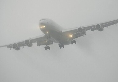 В Тбилисском аэропорту из-за тумана не смог сесть рейс из Баку