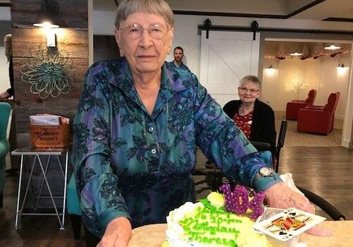 Банка колы в день: 104-летняя американка раскрыла «секрет долголетия»
