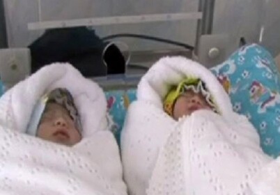 В Лянкяране скончались новорожденные близнецы