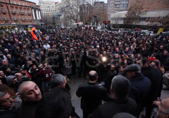 В Армении проходит акция протеста против повышения цен (Фото-Видео)