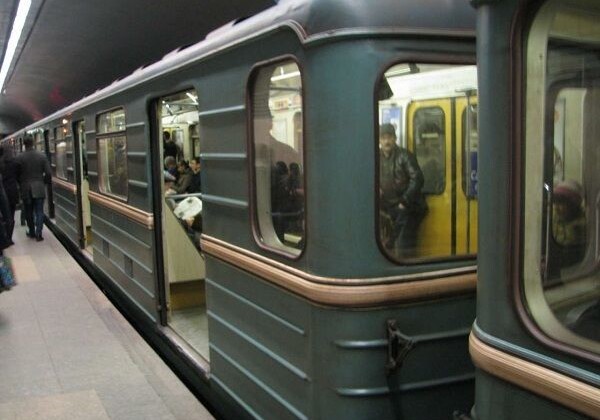 Из-за инцидента в бакинском метро эвакуированы пассажиры